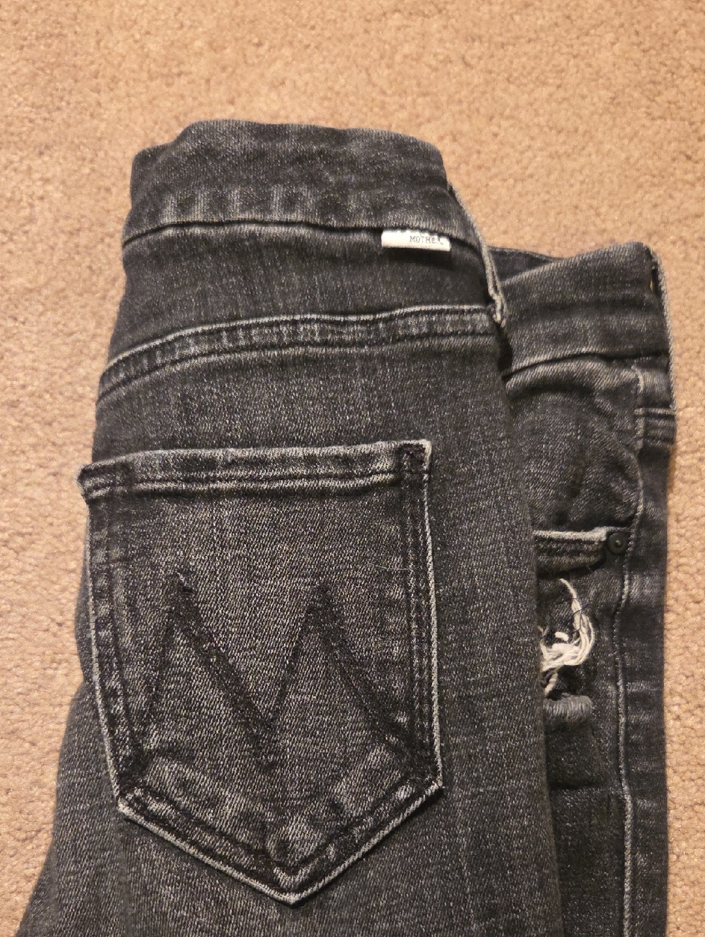 MOTHER Looker Ankle Fray Black Jeans